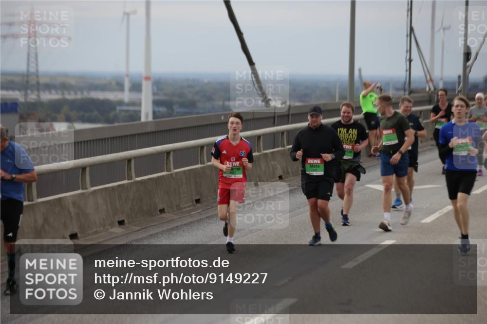 03.10.2025 - Köhlbrandbrückenlauf Jannik Wohlers http://msf.ph/oto/9149227 03.10.2025 15:53:41 Position 1  meine-sportfotos.de