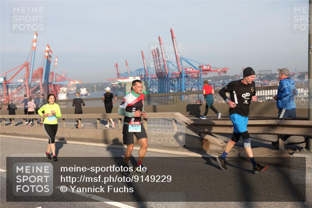 03.10.2025 - Köhlbrandbrückenlauf Yannick Fuchs http://msf.ph/oto/9149229 03.10.2025 08:40:50 Position 2 3053, 18 meine-sportfotos.de