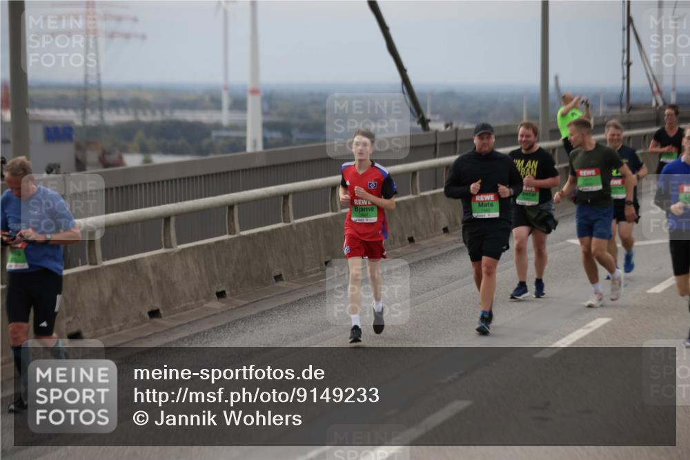 03.10.2025 - Köhlbrandbrückenlauf Jannik Wohlers http://msf.ph/oto/9149233 03.10.2025 15:53:41 Position 1 8497 meine-sportfotos.de