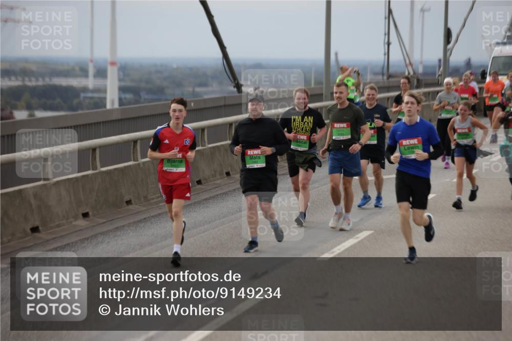 03.10.2025 - Köhlbrandbrückenlauf Jannik Wohlers http://msf.ph/oto/9149234 03.10.2025 15:53:41 Position 1 8497 meine-sportfotos.de
