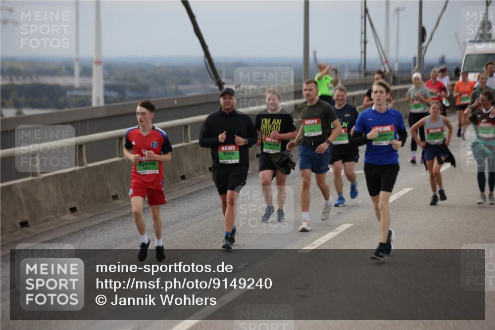 03.10.2025 - Köhlbrandbrückenlauf Jannik Wohlers http://msf.ph/oto/9149240 03.10.2025 15:53:41 Position 1 8497, 7483, 9722 meine-sportfotos.de
