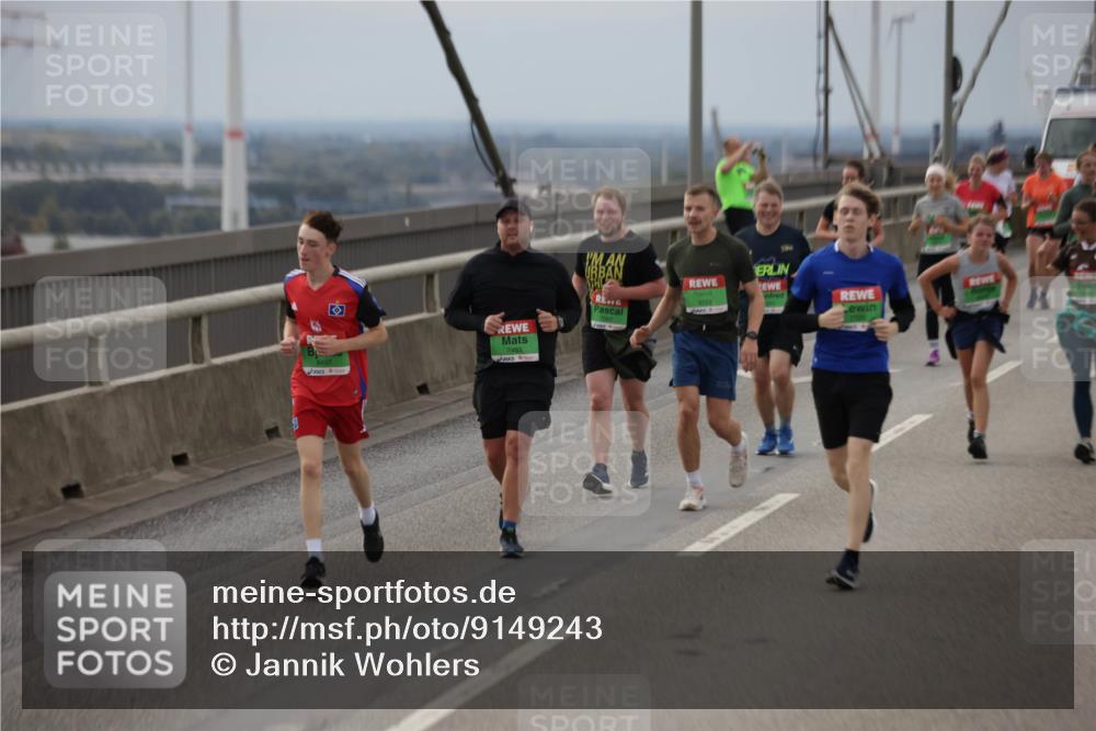 03.10.2025 - Köhlbrandbrückenlauf Jannik Wohlers http://msf.ph/oto/9149243 03.10.2025 15:53:42 Position 1 7483, 9722 meine-sportfotos.de