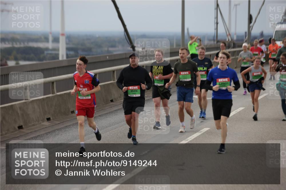 03.10.2025 - Köhlbrandbrückenlauf Jannik Wohlers http://msf.ph/oto/9149244 03.10.2025 15:53:42 Position 1 7483, 9722 meine-sportfotos.de