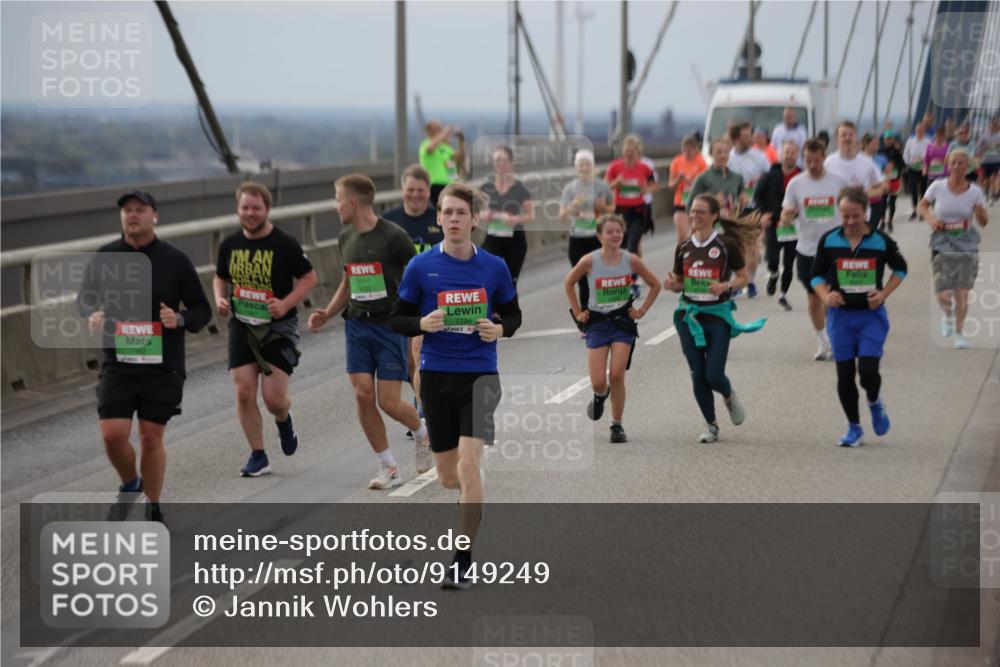 03.10.2025 - Köhlbrandbrückenlauf Jannik Wohlers http://msf.ph/oto/9149249 03.10.2025 15:53:42 Position 1 7726 meine-sportfotos.de