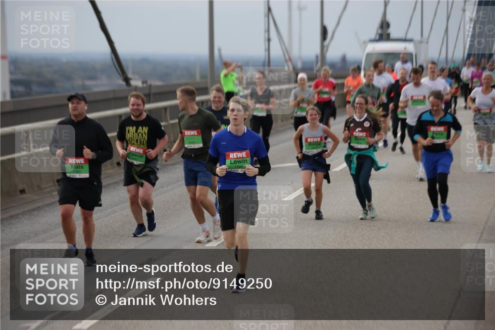 03.10.2025 - Köhlbrandbrückenlauf Jannik Wohlers http://msf.ph/oto/9149250 03.10.2025 15:53:42 Position 1 7483, 9722, 7726 meine-sportfotos.de