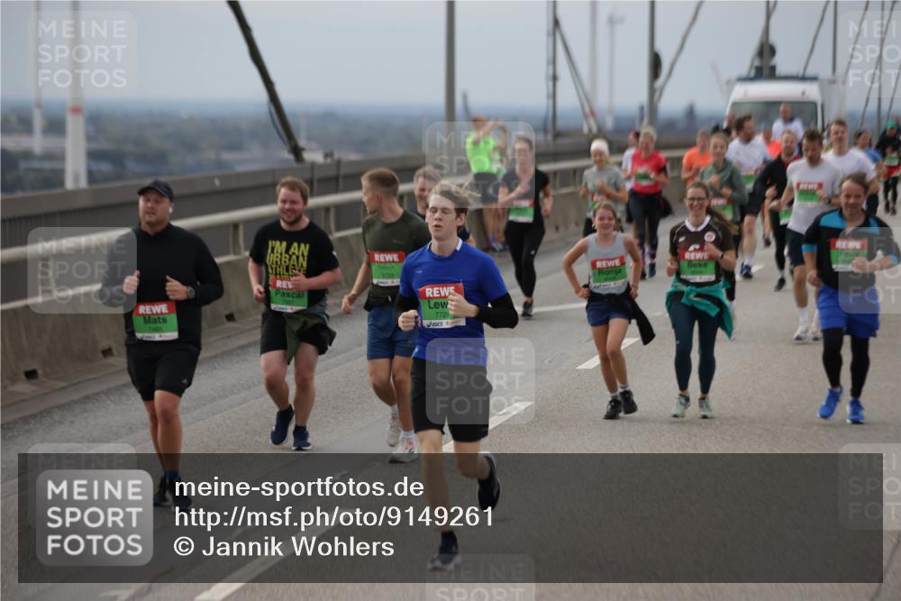 03.10.2025 - Köhlbrandbrückenlauf Jannik Wohlers http://msf.ph/oto/9149261 03.10.2025 15:53:43 Position 1 7483, 7726 meine-sportfotos.de