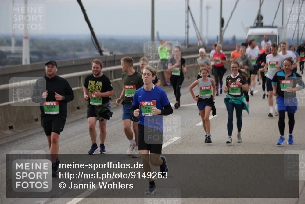 03.10.2025 - Köhlbrandbrückenlauf Jannik Wohlers http://msf.ph/oto/9149263 03.10.2025 15:53:43 Position 1 9722, 7726 meine-sportfotos.de