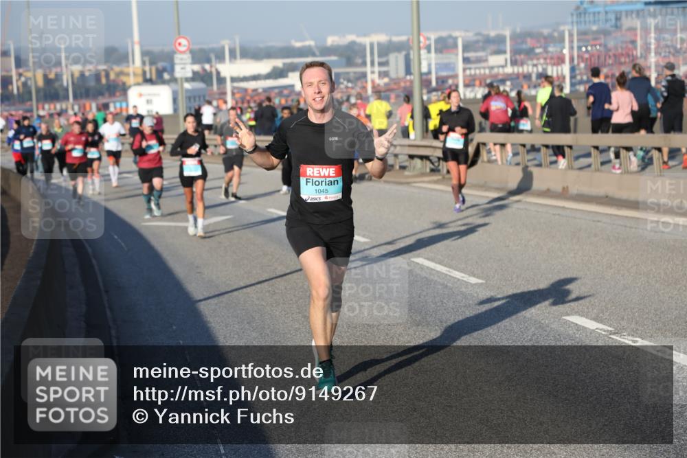 03.10.2025 - Köhlbrandbrückenlauf Yannick Fuchs http://msf.ph/oto/9149267 03.10.2025 08:40:54 Position 2 1045 meine-sportfotos.de