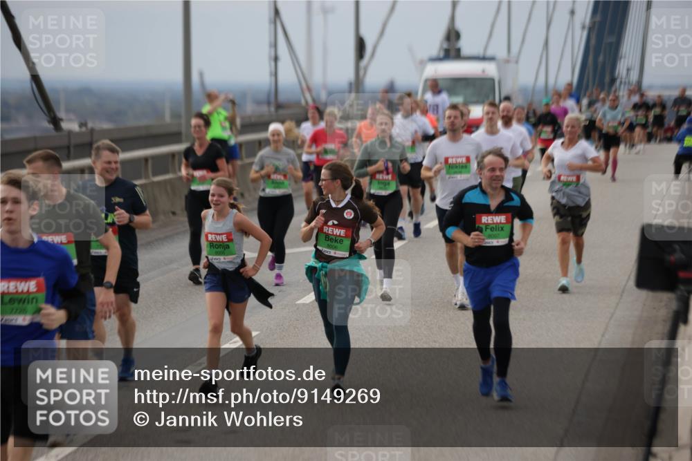 03.10.2025 - Köhlbrandbrückenlauf Jannik Wohlers http://msf.ph/oto/9149269 03.10.2025 15:53:44 Position 1 7726, 8008, 8006 meine-sportfotos.de