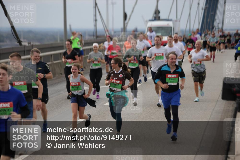 03.10.2025 - Köhlbrandbrückenlauf Jannik Wohlers http://msf.ph/oto/9149271 03.10.2025 15:53:44 Position 1 1726, 1722, 8008, 8006 meine-sportfotos.de