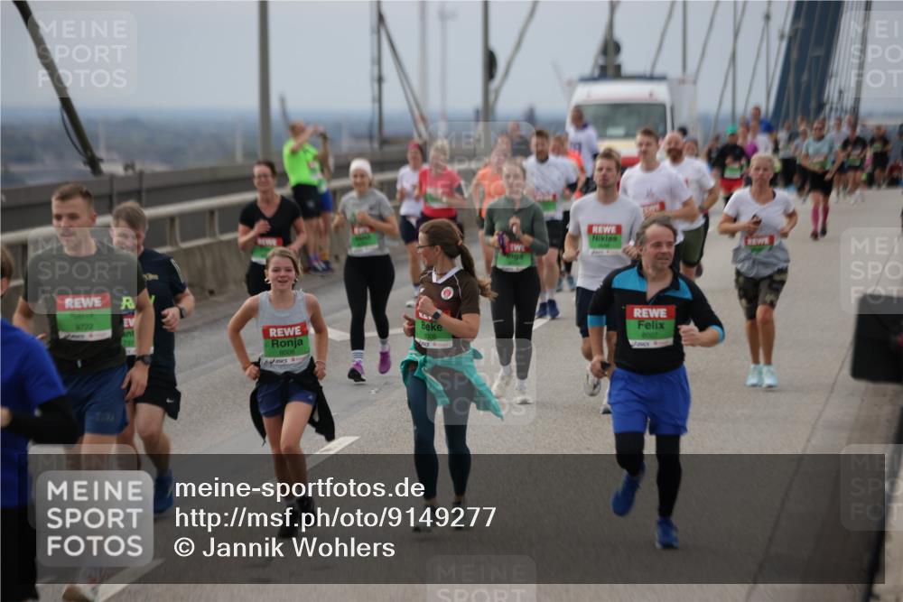 03.10.2025 - Köhlbrandbrückenlauf Jannik Wohlers http://msf.ph/oto/9149277 03.10.2025 15:53:44 Position 1 9722, 8008, 8006, 800 meine-sportfotos.de