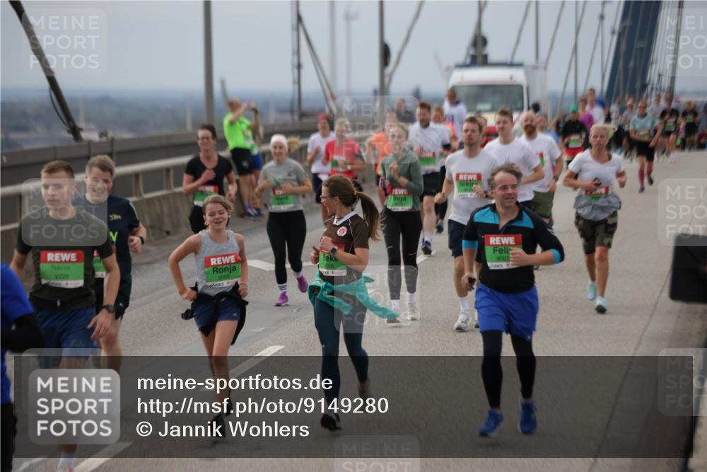 03.10.2025 - Köhlbrandbrückenlauf Jannik Wohlers http://msf.ph/oto/9149280 03.10.2025 15:53:44 Position 1 9727, 8008, 8006 meine-sportfotos.de