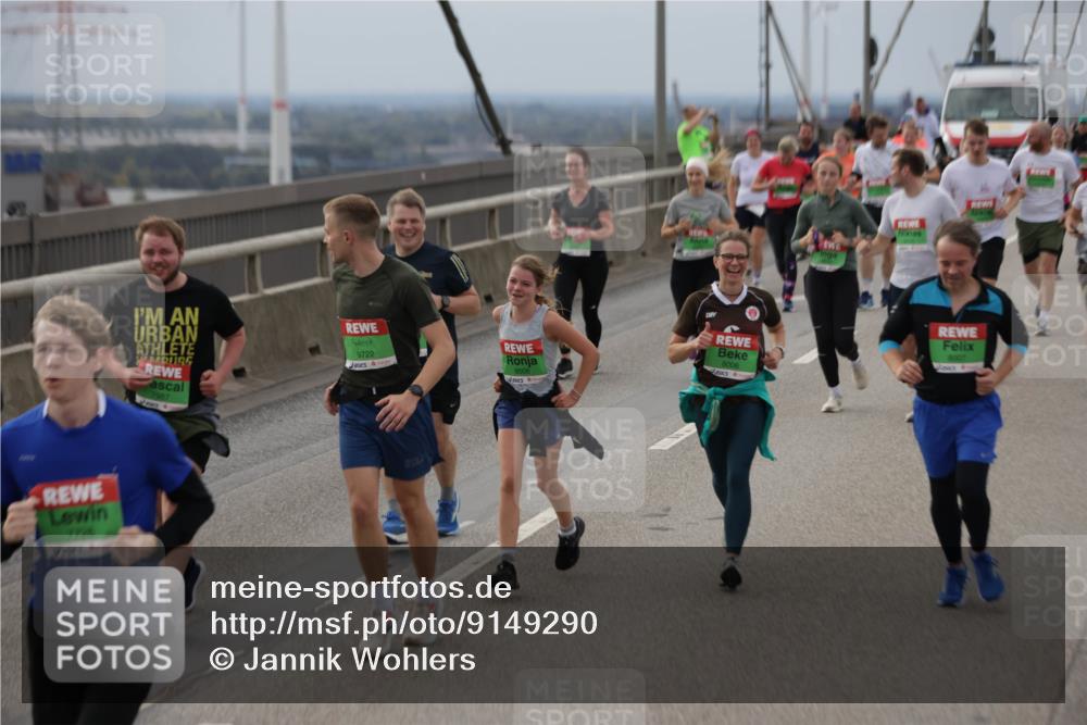 03.10.2025 - Köhlbrandbrückenlauf Jannik Wohlers http://msf.ph/oto/9149290 03.10.2025 15:53:45 Position 1 9722, 8008, 8006, 8007 meine-sportfotos.de