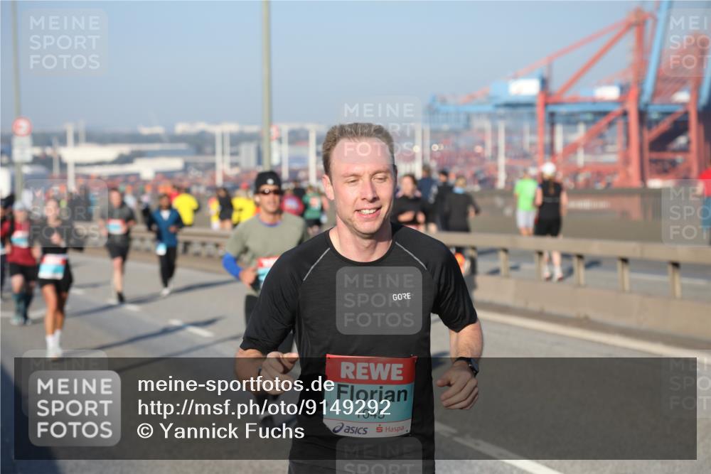03.10.2025 - Köhlbrandbrückenlauf Yannick Fuchs http://msf.ph/oto/9149292 03.10.2025 08:40:55 Position 2 1045 meine-sportfotos.de