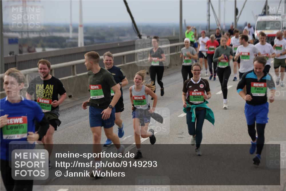 03.10.2025 - Köhlbrandbrückenlauf Jannik Wohlers http://msf.ph/oto/9149293 03.10.2025 15:53:45 Position 1 7726, 7987, 9722, 8006 meine-sportfotos.de