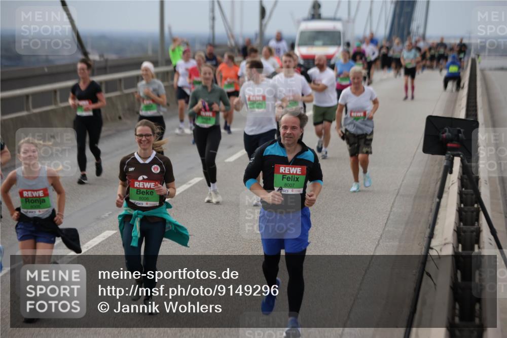 03.10.2025 - Köhlbrandbrückenlauf Jannik Wohlers http://msf.ph/oto/9149296 03.10.2025 15:53:46 Position 1 8008, 8006, 8007 meine-sportfotos.de