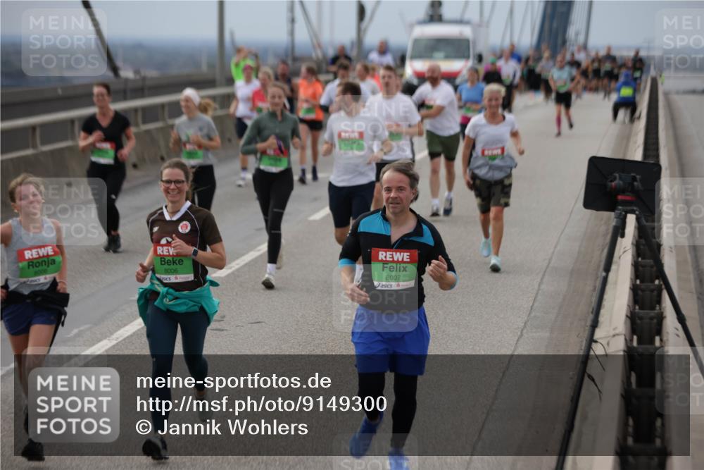 03.10.2025 - Köhlbrandbrückenlauf Jannik Wohlers http://msf.ph/oto/9149300 03.10.2025 15:53:46 Position 1 8008, 8006, 8007 meine-sportfotos.de