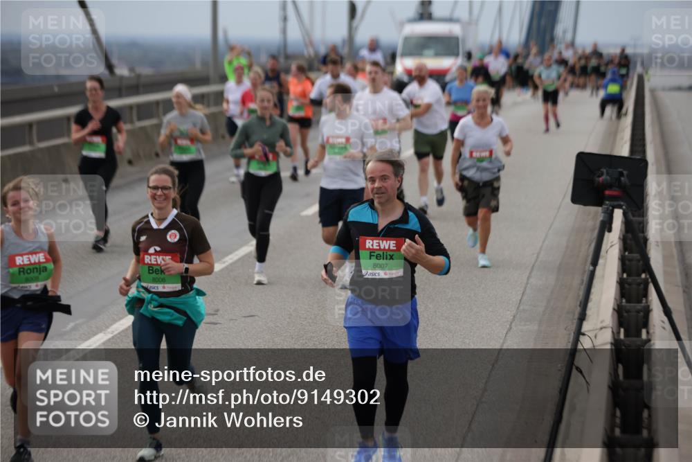 03.10.2025 - Köhlbrandbrückenlauf Jannik Wohlers http://msf.ph/oto/9149302 03.10.2025 15:53:46 Position 1 8008, 8006, 8007 meine-sportfotos.de