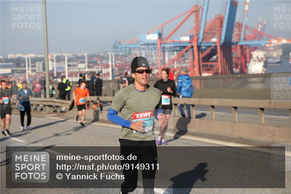03.10.2025 - Köhlbrandbrückenlauf Yannick Fuchs http://msf.ph/oto/9149311 03.10.2025 08:40:57 Position 2 245 meine-sportfotos.de