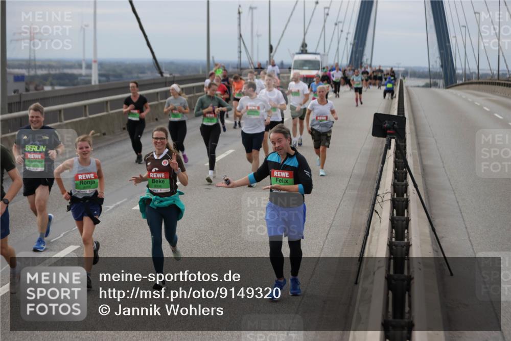 03.10.2025 - Köhlbrandbrückenlauf Jannik Wohlers http://msf.ph/oto/9149320 03.10.2025 15:53:47 Position 1 8008, 8006, 760 meine-sportfotos.de