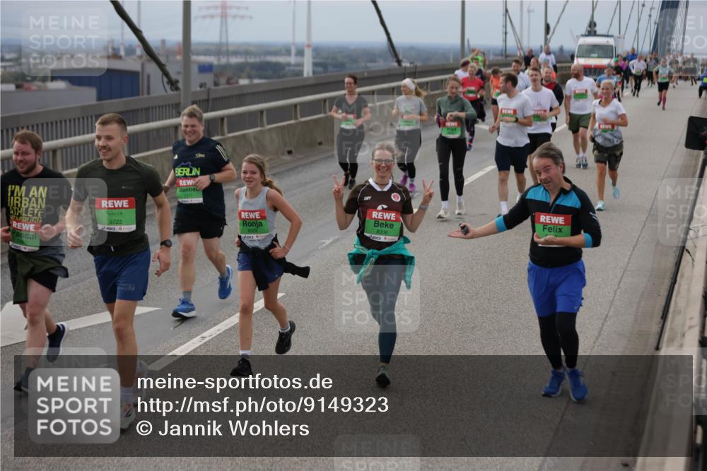 03.10.2025 - Köhlbrandbrückenlauf Jannik Wohlers http://msf.ph/oto/9149323 03.10.2025 15:53:47 Position 1 9722, 8008, 8006 meine-sportfotos.de