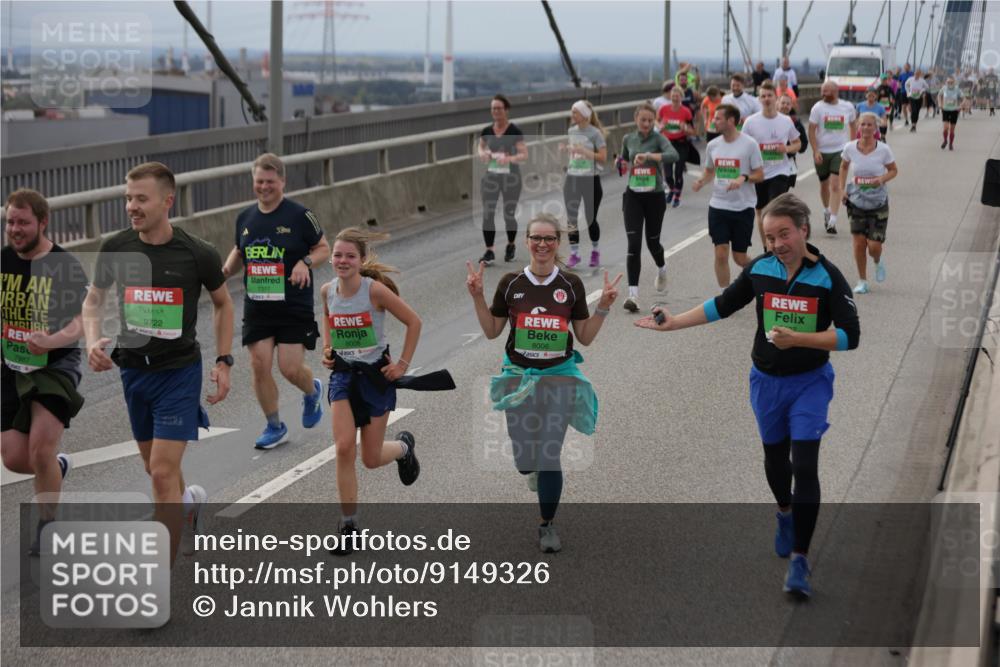 03.10.2025 - Köhlbrandbrückenlauf Jannik Wohlers http://msf.ph/oto/9149326 03.10.2025 15:53:48 Position 1 7987, 9722, 8006 meine-sportfotos.de