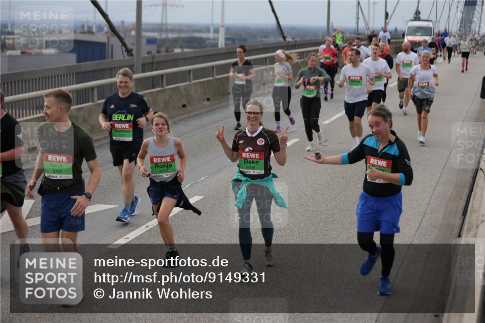 03.10.2025 - Köhlbrandbrückenlauf Jannik Wohlers http://msf.ph/oto/9149331 03.10.2025 15:53:48 Position 1 9722, 7377, 8008, 8006 meine-sportfotos.de