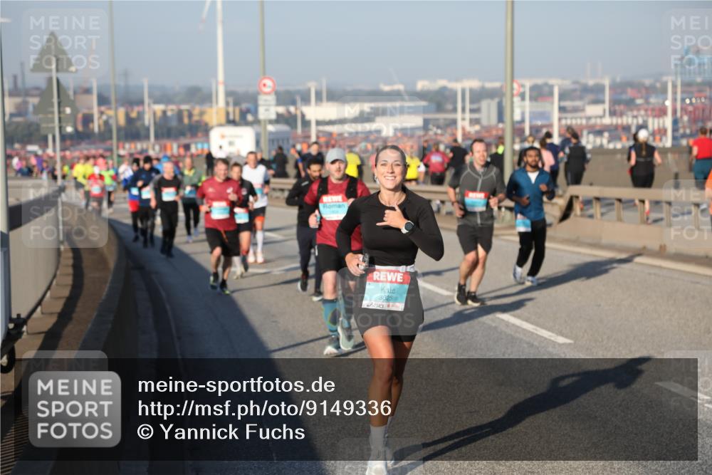 03.10.2025 - Köhlbrandbrückenlauf Yannick Fuchs http://msf.ph/oto/9149336 03.10.2025 08:40:59 Position 2 3825 meine-sportfotos.de