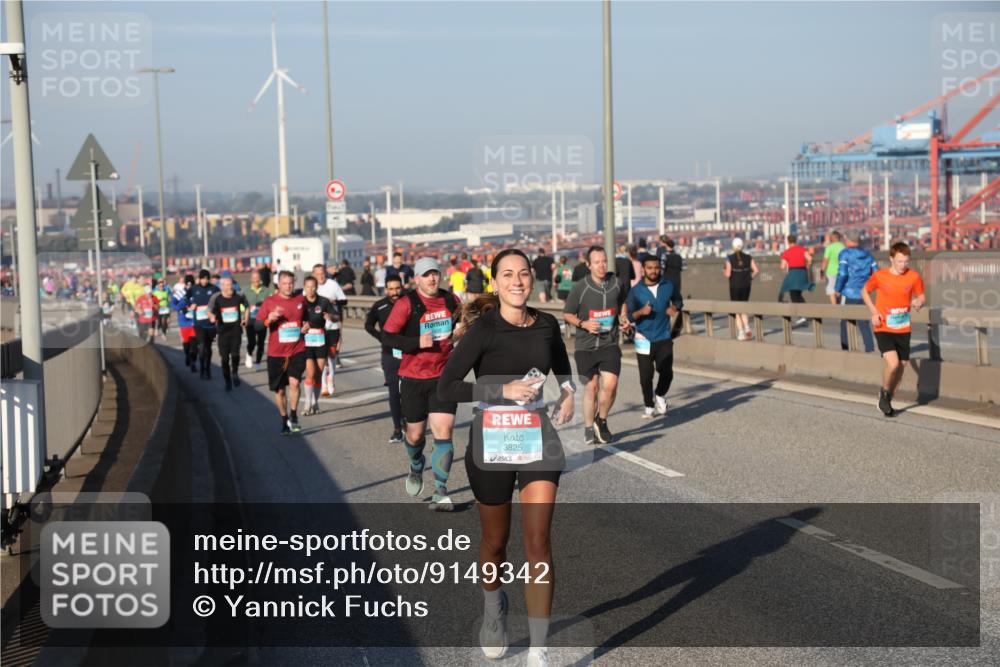 03.10.2025 - Köhlbrandbrückenlauf Yannick Fuchs http://msf.ph/oto/9149342 03.10.2025 08:40:59 Position 2 3825 meine-sportfotos.de