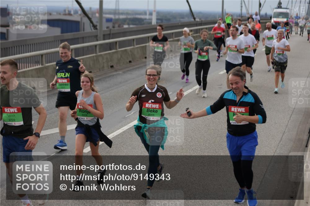 03.10.2025 - Köhlbrandbrückenlauf Jannik Wohlers http://msf.ph/oto/9149343 03.10.2025 15:53:48 Position 1 9722, 8008, 8006 meine-sportfotos.de