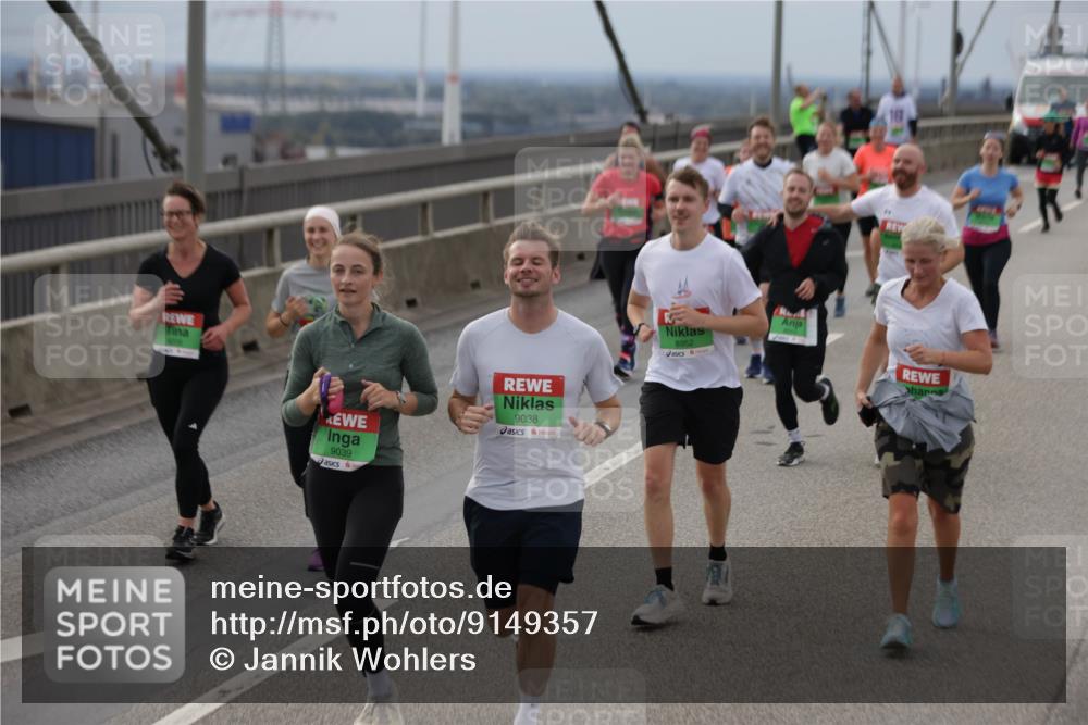 03.10.2025 - Köhlbrandbrückenlauf Jannik Wohlers http://msf.ph/oto/9149357 03.10.2025 15:53:50 Position 1 9039, 9038, 8952 meine-sportfotos.de