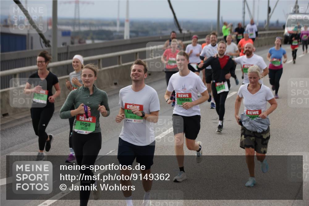03.10.2025 - Köhlbrandbrückenlauf Jannik Wohlers http://msf.ph/oto/9149362 03.10.2025 15:53:50 Position 1 9039, 9038 meine-sportfotos.de