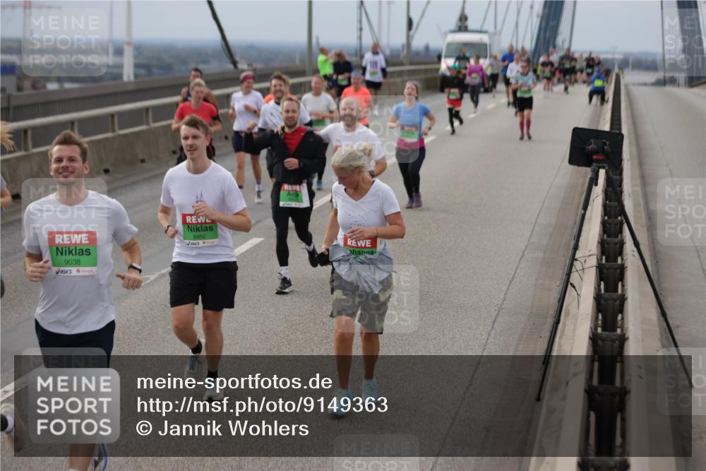 03.10.2025 - Köhlbrandbrückenlauf Jannik Wohlers http://msf.ph/oto/9149363 03.10.2025 15:53:51 Position 1 9038, 8952 meine-sportfotos.de