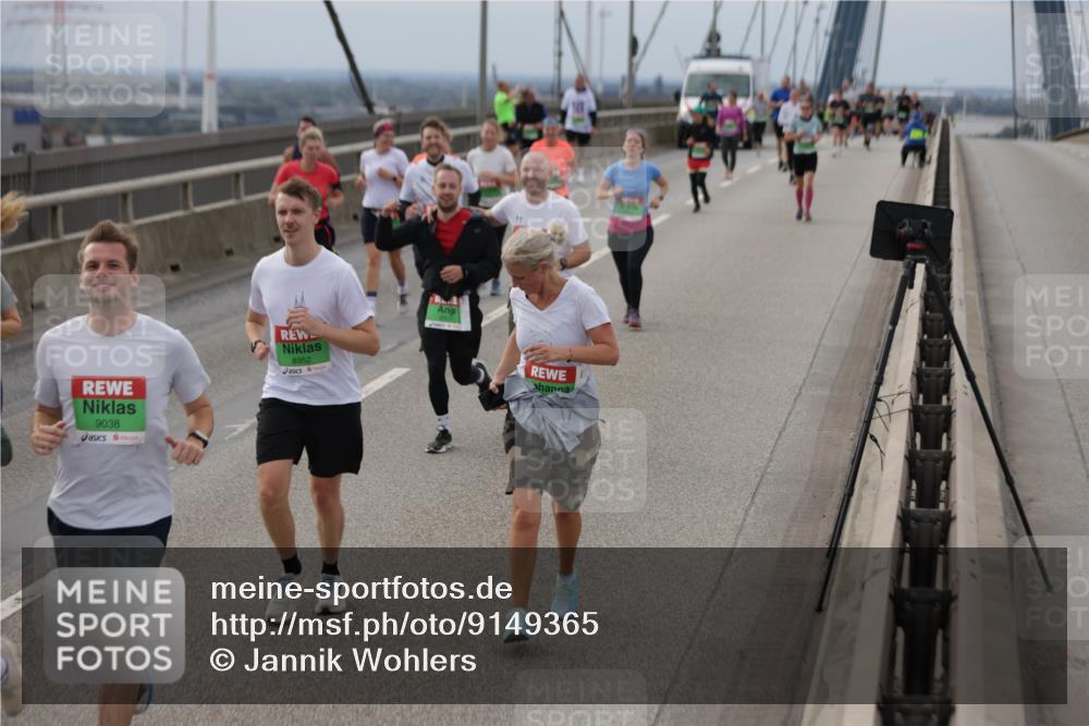 03.10.2025 - Köhlbrandbrückenlauf Jannik Wohlers http://msf.ph/oto/9149365 03.10.2025 15:53:51 Position 1 9038, 8952 meine-sportfotos.de