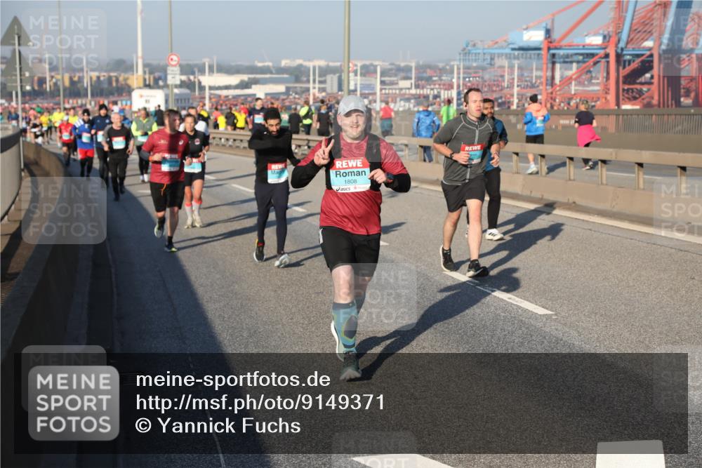03.10.2025 - Köhlbrandbrückenlauf Yannick Fuchs http://msf.ph/oto/9149371 03.10.2025 08:41:02 Position 2 1808 meine-sportfotos.de