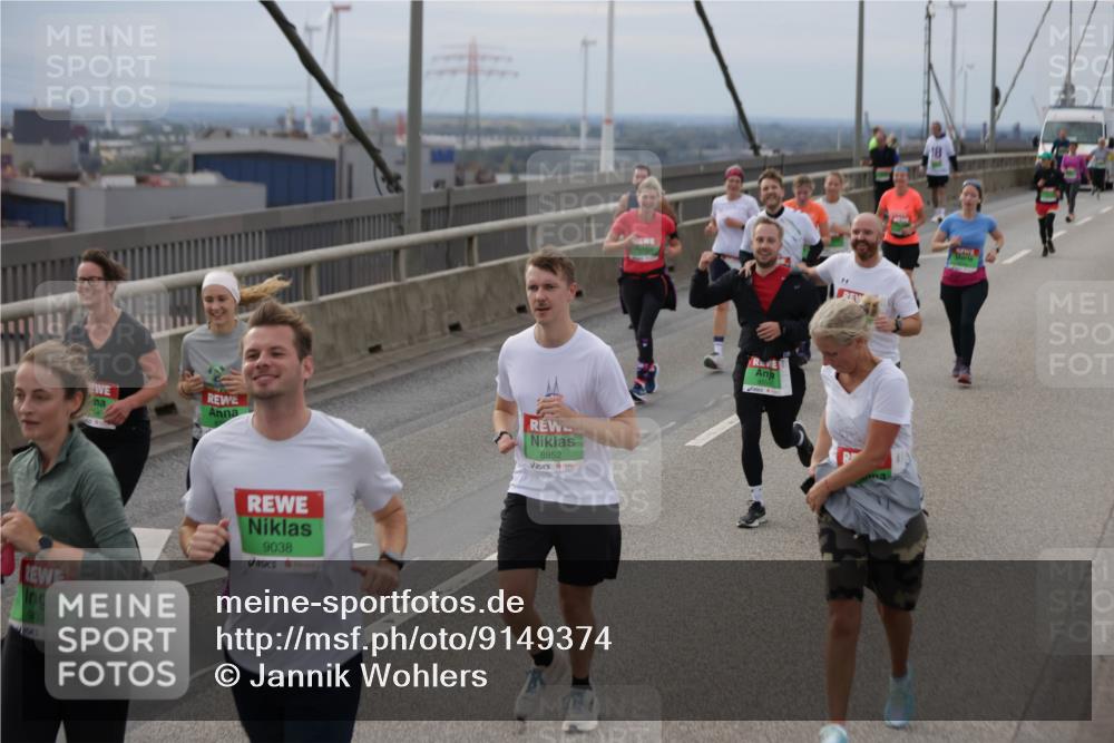 03.10.2025 - Köhlbrandbrückenlauf Jannik Wohlers http://msf.ph/oto/9149374 03.10.2025 15:53:52 Position 1 9039, 9038, 8952, 18 meine-sportfotos.de