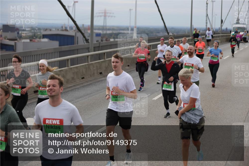 03.10.2025 - Köhlbrandbrückenlauf Jannik Wohlers http://msf.ph/oto/9149375 03.10.2025 15:53:52 Position 1 9038, 8952 meine-sportfotos.de