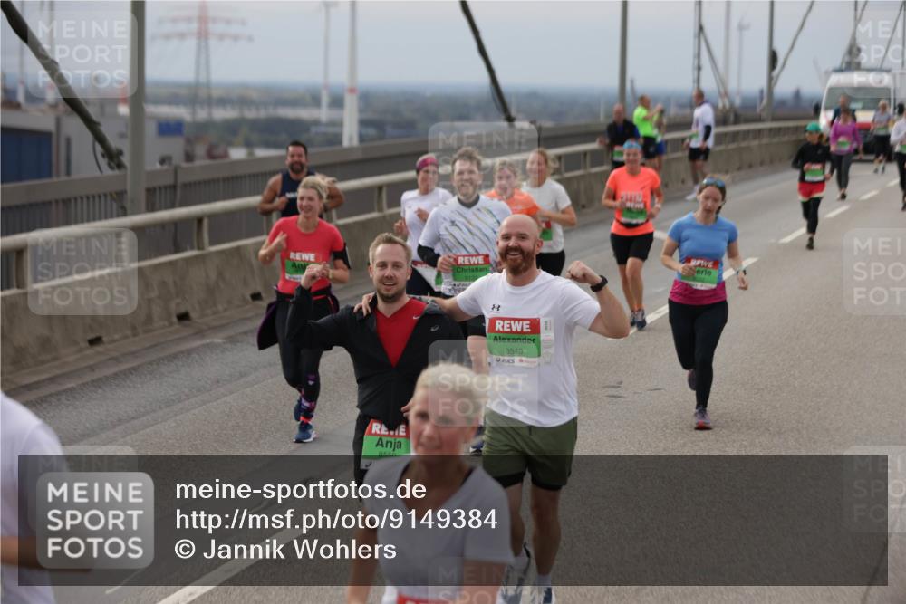 03.10.2025 - Köhlbrandbrückenlauf Jannik Wohlers http://msf.ph/oto/9149384 03.10.2025 15:53:52 Position 1 8550, 8549, 3417 meine-sportfotos.de