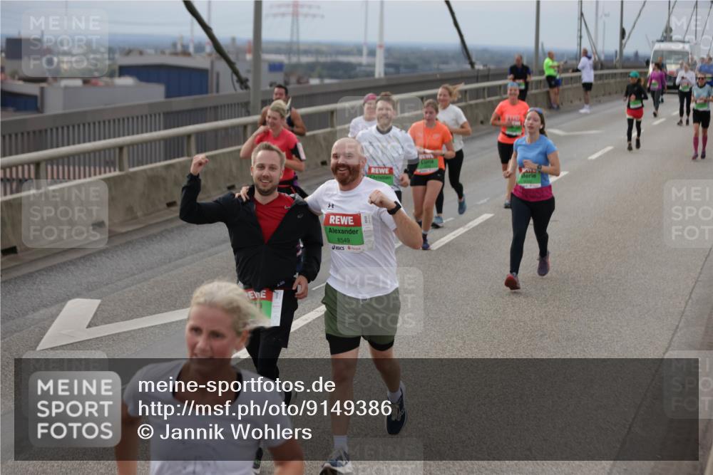03.10.2025 - Köhlbrandbrückenlauf Jannik Wohlers http://msf.ph/oto/9149386 03.10.2025 15:53:53 Position 1 3, 8549 meine-sportfotos.de