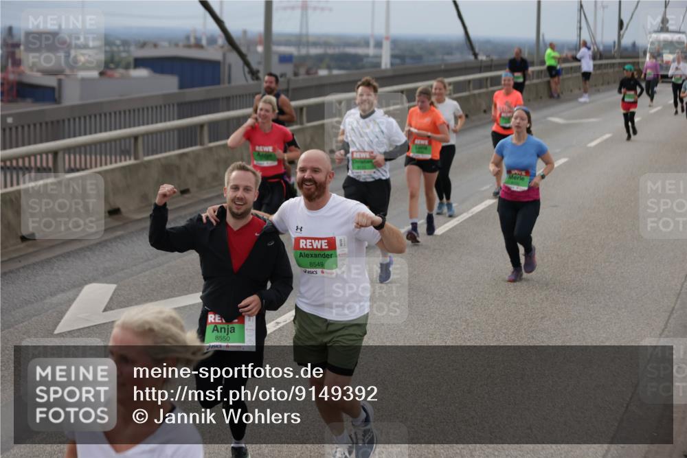03.10.2025 - Köhlbrandbrückenlauf Jannik Wohlers http://msf.ph/oto/9149392 03.10.2025 15:53:53 Position 1 8550, 8, 8549 meine-sportfotos.de