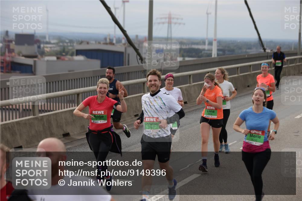 03.10.2025 - Köhlbrandbrückenlauf Jannik Wohlers http://msf.ph/oto/9149396 03.10.2025 15:53:54 Position 1 9132, 9133, 7930, 8092 meine-sportfotos.de