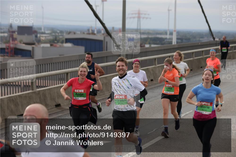 03.10.2025 - Köhlbrandbrückenlauf Jannik Wohlers http://msf.ph/oto/9149397 03.10.2025 15:53:54 Position 1 9132, 9133, 7930, 8092 meine-sportfotos.de