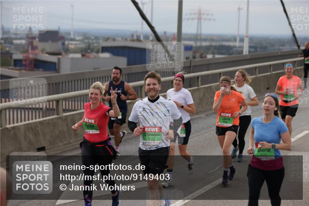 03.10.2025 - Köhlbrandbrückenlauf Jannik Wohlers http://msf.ph/oto/9149403 03.10.2025 15:53:55 Position 1 9132, 9133, 7930, 8092 meine-sportfotos.de