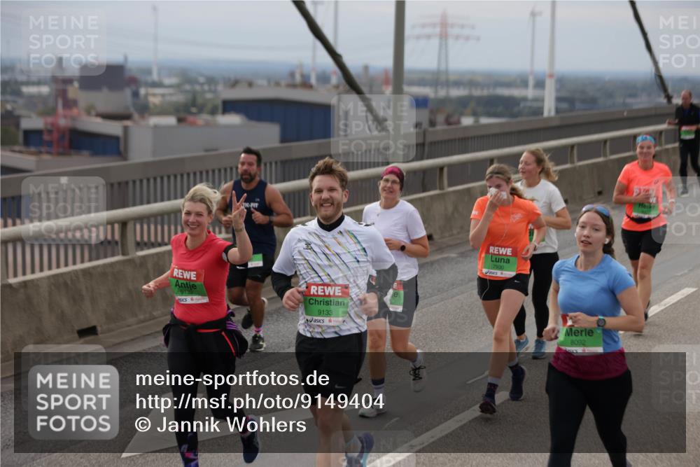 03.10.2025 - Köhlbrandbrückenlauf Jannik Wohlers http://msf.ph/oto/9149404 03.10.2025 15:53:55 Position 1 9132, 9133, 7930, 8092 meine-sportfotos.de