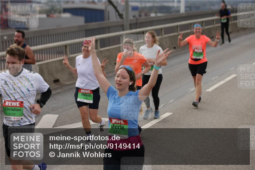03.10.2025 - Köhlbrandbrückenlauf Jannik Wohlers http://msf.ph/oto/9149414 03.10.2025 15:53:55 Position 1 9133, 7931, 8092 meine-sportfotos.de