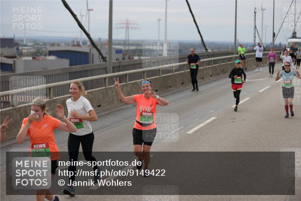 03.10.2025 - Köhlbrandbrückenlauf Jannik Wohlers http://msf.ph/oto/9149422 03.10.2025 15:53:56 Position 1 7930 meine-sportfotos.de