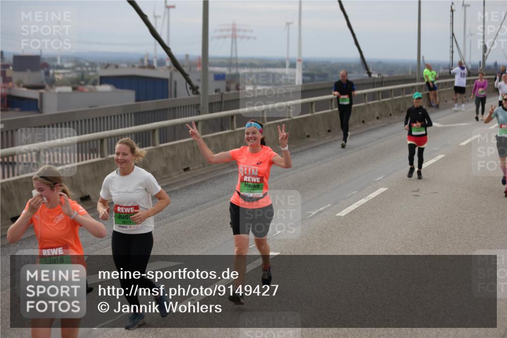 03.10.2025 - Köhlbrandbrückenlauf Jannik Wohlers http://msf.ph/oto/9149427 03.10.2025 15:53:57 Position 1 7930, 8017, 9308, 18 meine-sportfotos.de