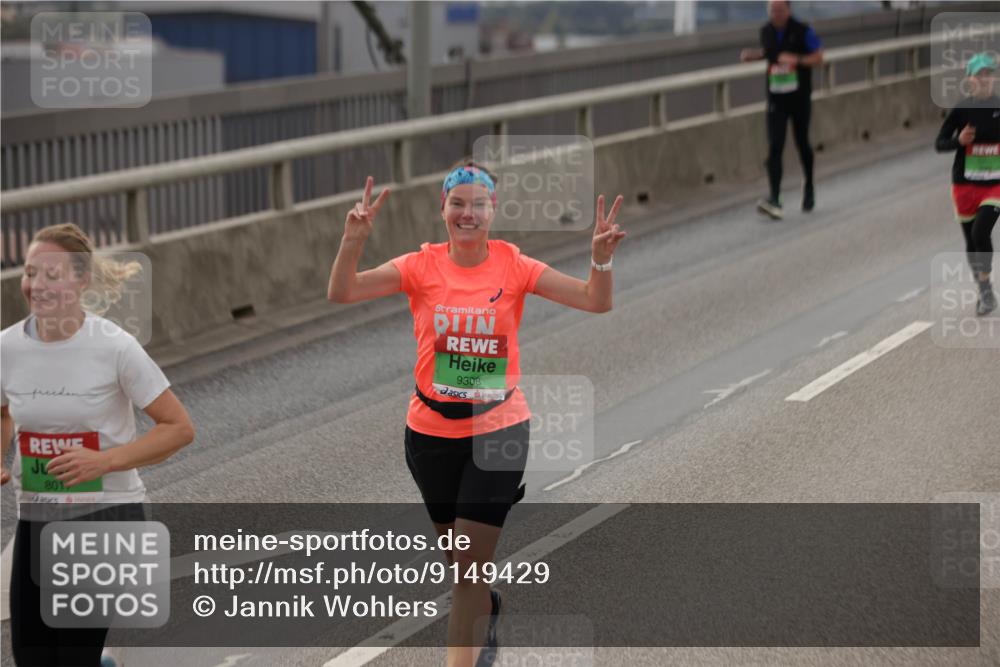03.10.2025 - Köhlbrandbrückenlauf Jannik Wohlers http://msf.ph/oto/9149429 03.10.2025 15:53:57 Position 1 801, 9308 meine-sportfotos.de