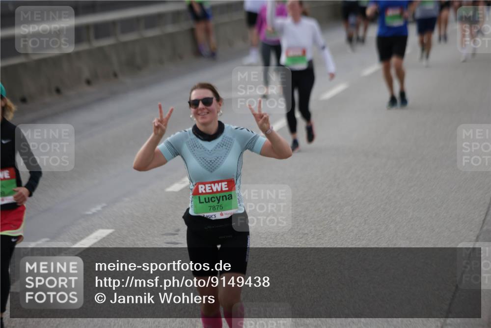 03.10.2025 - Köhlbrandbrückenlauf Jannik Wohlers http://msf.ph/oto/9149438 03.10.2025 15:53:58 Position 1 7875 meine-sportfotos.de