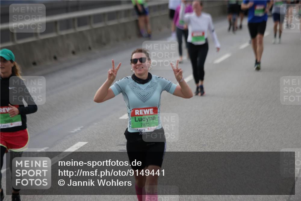 03.10.2025 - Köhlbrandbrückenlauf Jannik Wohlers http://msf.ph/oto/9149441 03.10.2025 15:53:59 Position 1 9699, 7875, 511 meine-sportfotos.de